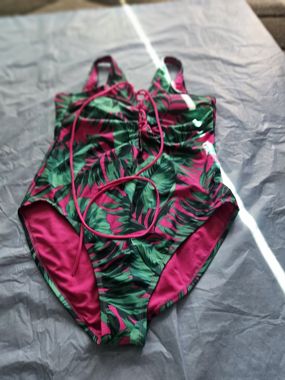Woman Tropical Leaf One-Piece Swimsuit